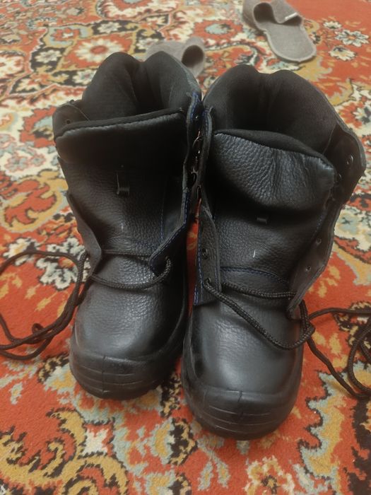 Продается обувь рабочая