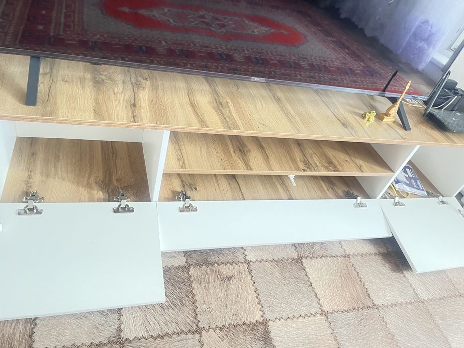 Продам тумбу под телевизор