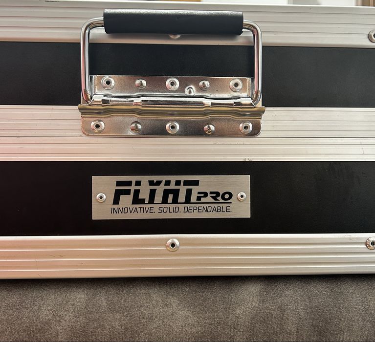 Controller Traktor Kontrol S3 + Flight Case Flyht Pro