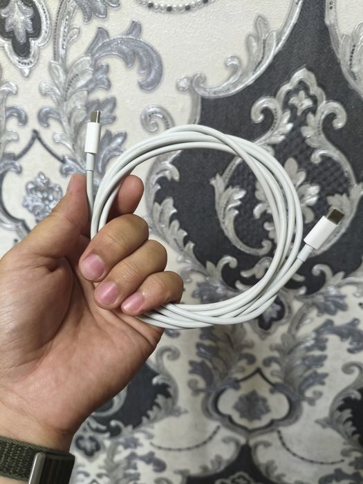 Macbook original kabel va abloshka chexol
