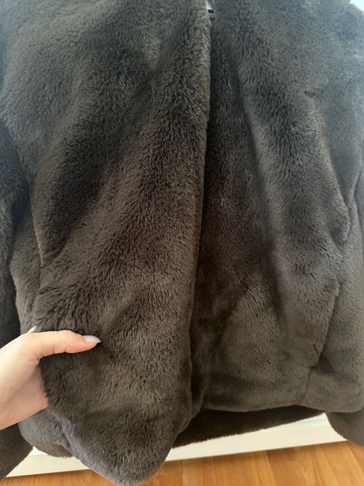 Космато палто Bershka