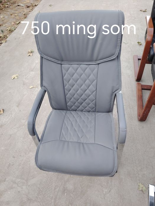 Stulla srochni arzonga sotiladi!!!