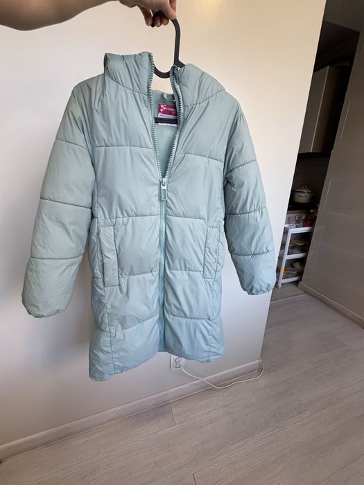 Зимняя куртка на девочку, размер 140