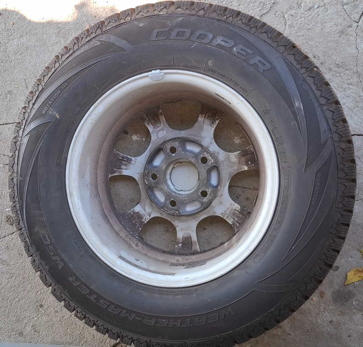 Vând 4 genti de aluminiu echipate cu cauciucurile de iarna 225 75 R16