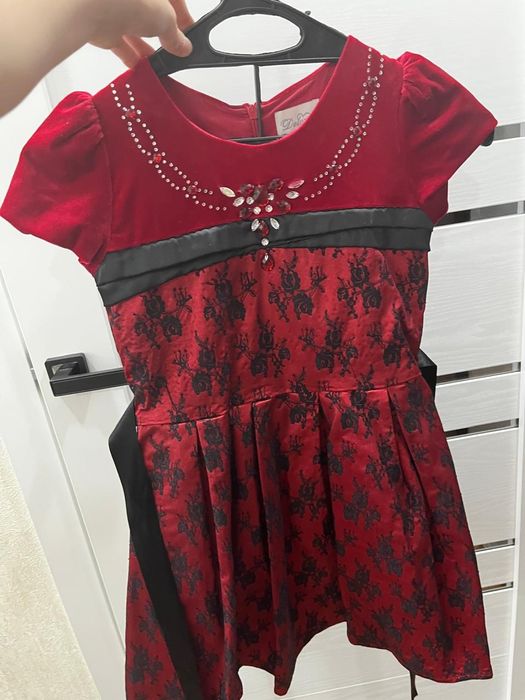 Продам платья!!!