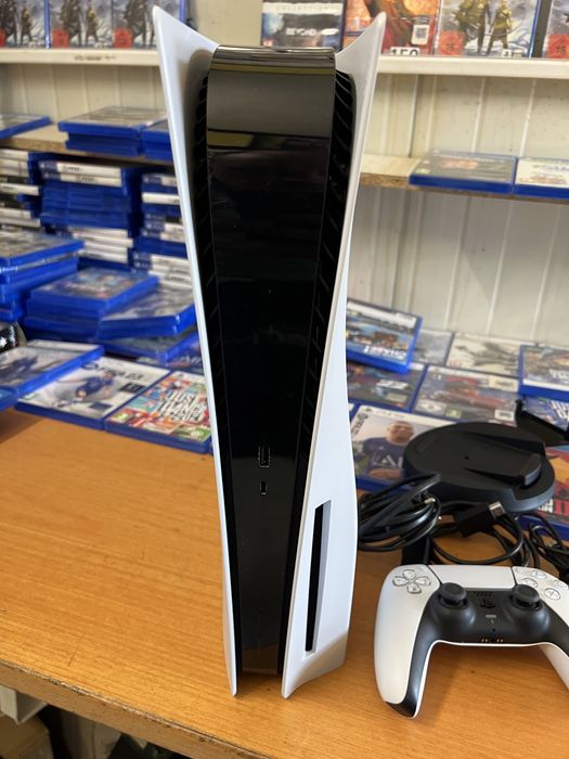 PlayStation 5 cu Disk impecabil accept schimb cu ps 4 PlayStation 4