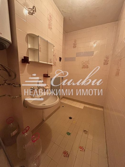 Дава се под наем Тристаен апартамент в Шумен, Болницата - 92 кв.м за 255 € - Снимка #9