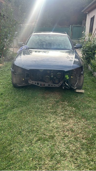 Dezmembrez audi A4 B8