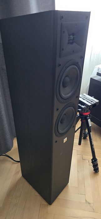 Продавам тонколони JBL ARENA 180 в  много добро състояние