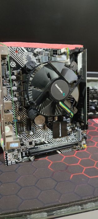 Esonik h310/i5 9400f/ddr4 8gb