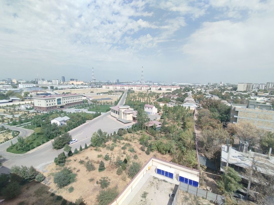 Продам квартиру коробка  в ЖК Ney Life yashnobod ул. Бакинская 222 5/1