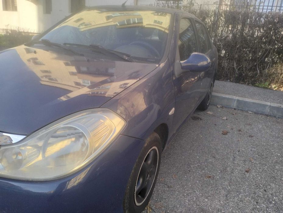 Masina RENAULT SIMBOL, an 2010, culoare ALBASTRA