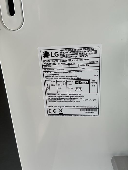 Frigider Lg side by side