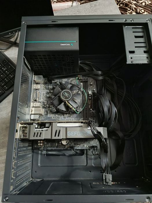 Игровой компьютер с монитором