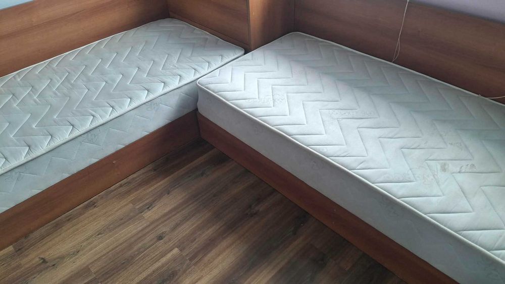 Легла ъглови с ракла и повдигащ механизъм