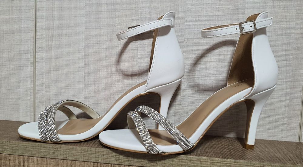 Красиви сандали с ефекти каишки, 38 номер