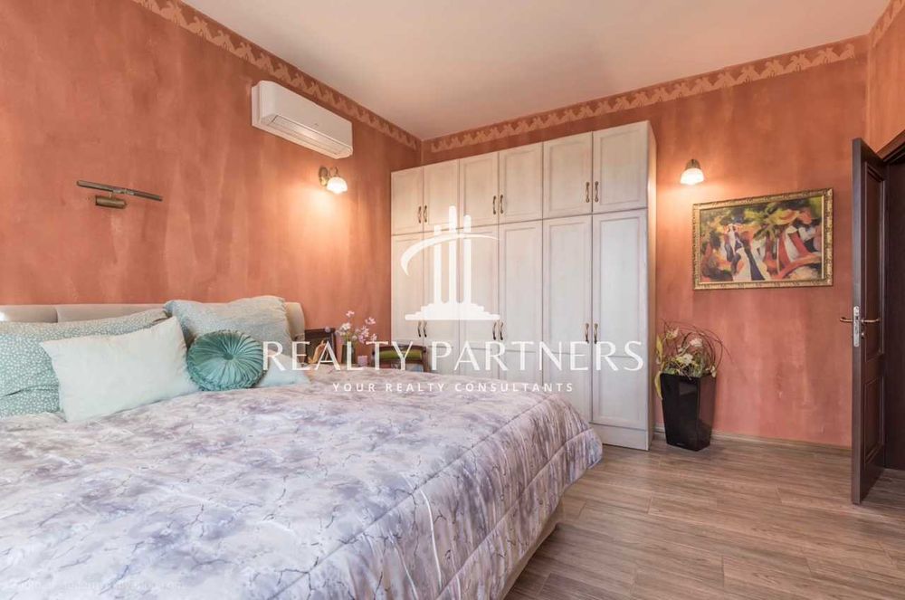 Къща с 5 спални и граж – с. Приселци, обл. Варна