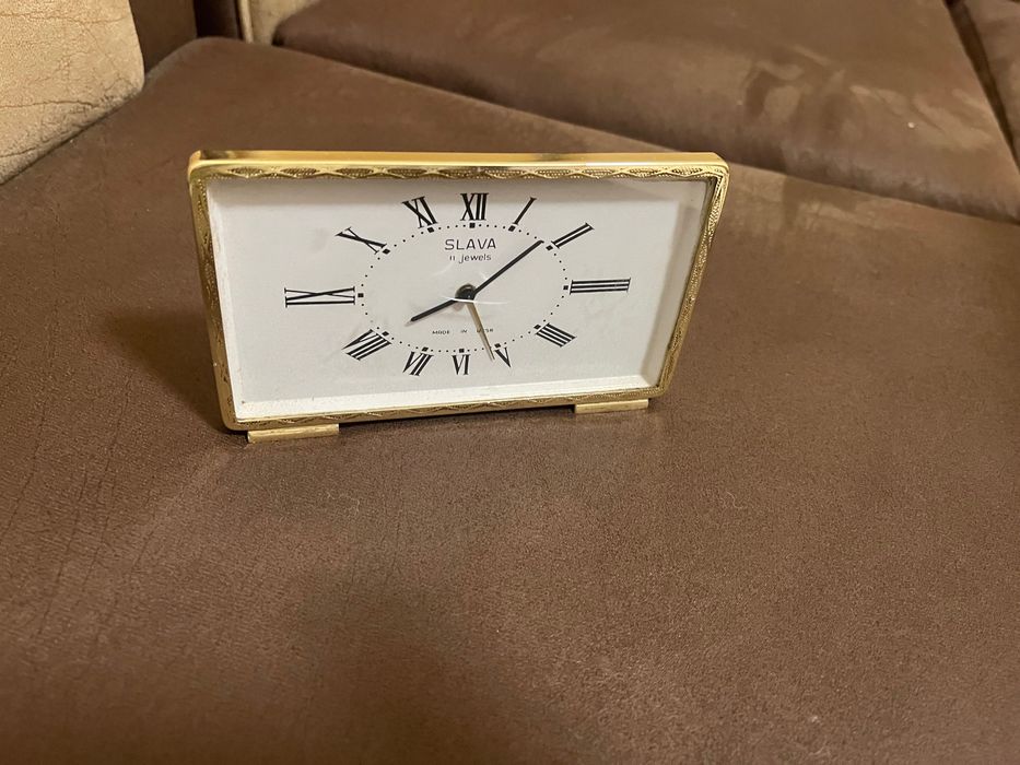 Часовник-Будилник абсолютно работещ,