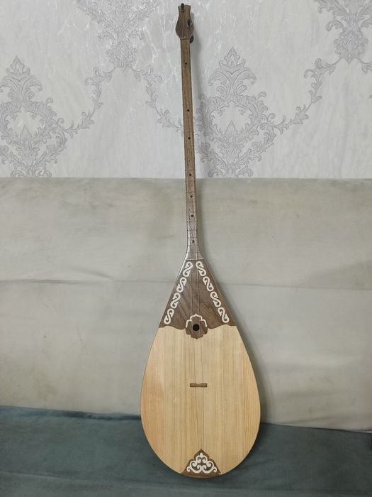 Домбыра сатылады