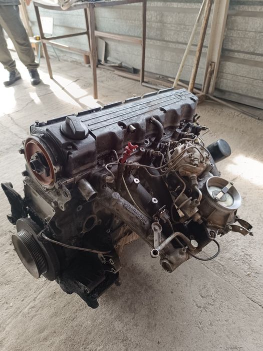 Продам двигатель от Мерседес 124
