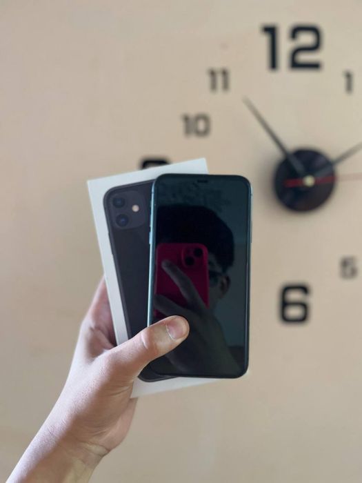 Продам Айфон 11 64гб