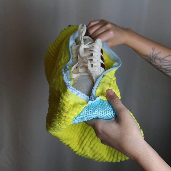 Sac pentru spălat adidași la mașină – Nou