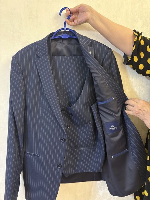 Продам костюм размер 54