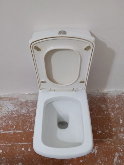 Унитаз ,Porta  , в хорошем состаянии