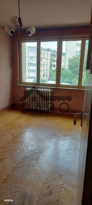 De vânzare apartament 2 camere, 50 mp, etaj 3/10, Str. Brașovului –