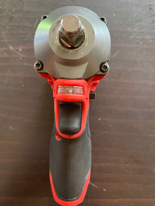 Milwaukee M12 FIWF12 гайковерт impact