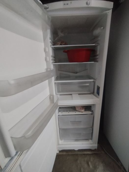 Продам холодильник Индезит
