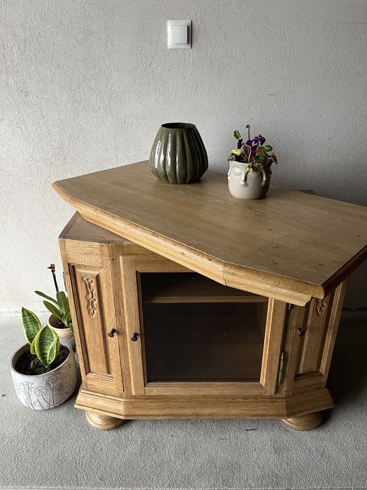 ТВ скрин масив с въртящ плот