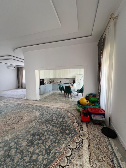 Дом за музеем!!!