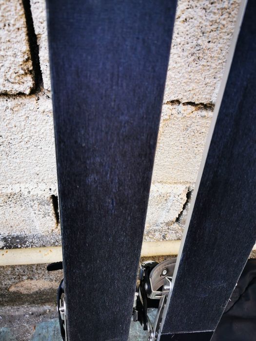 Vând schiuri tura pliabile cu legături pt bocanci