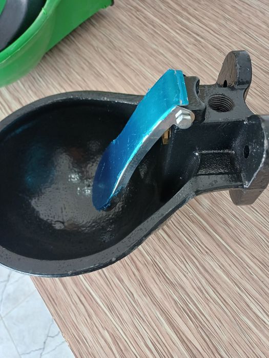 Aвтоматическая поилка для воды. Поилка для коров