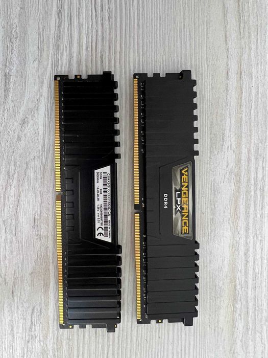 Corsair Vengeance DDR4 16GB (2x8GB)