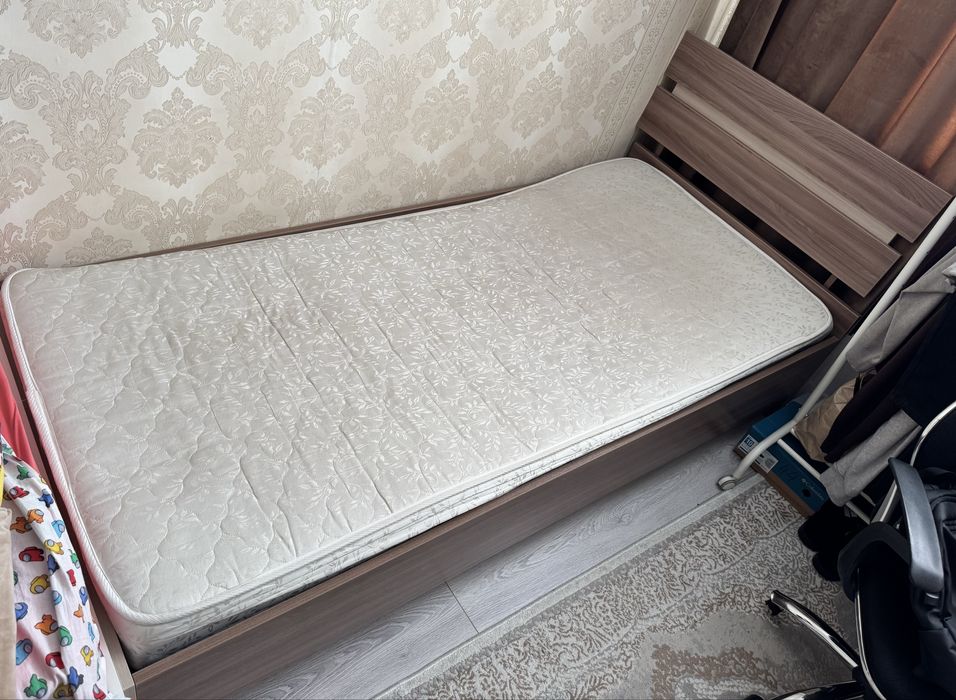 Кровтаь односпальная