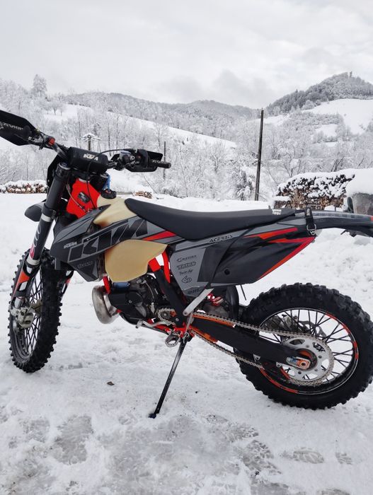 Vând ktm exc 250 six days