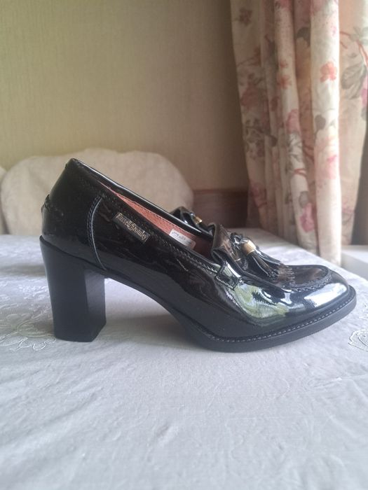 Туфли лоферы черные