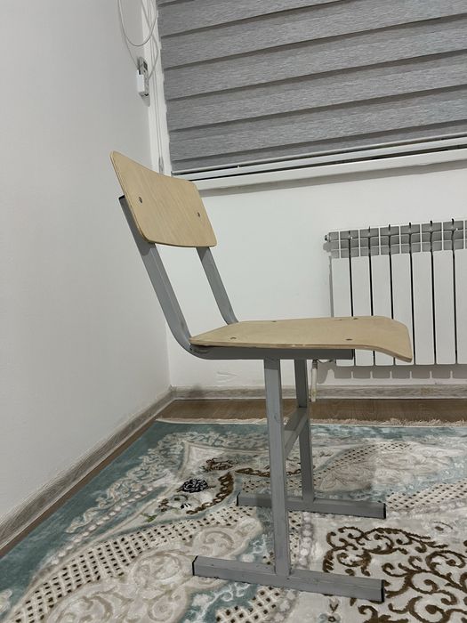 Продам стулья от парты