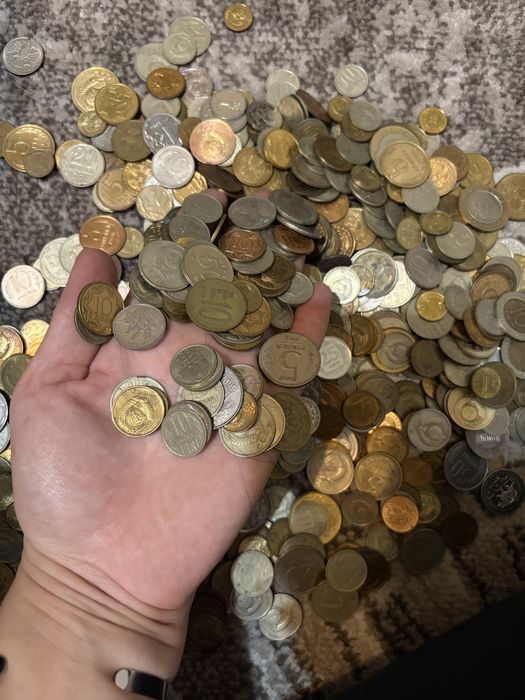 Продам монеты разного номинала
