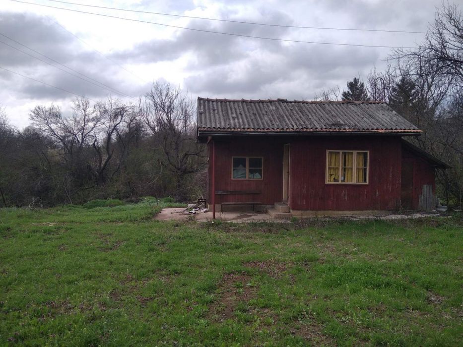 Вила/ Къща с Ток и Вода