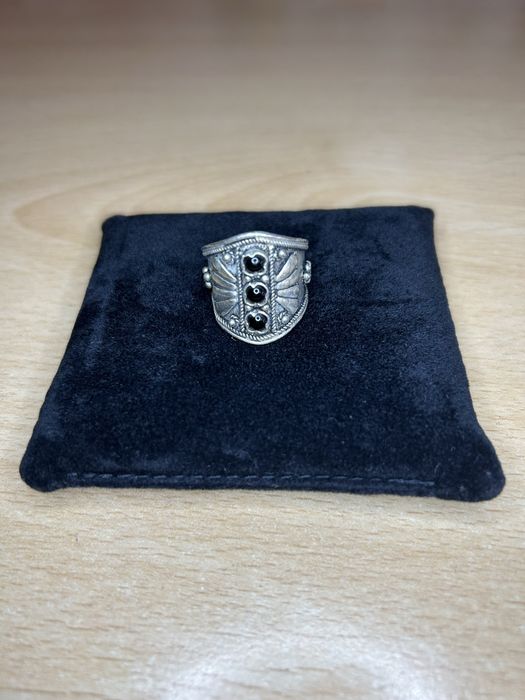 Сребърни медальони, пръстени и обеци