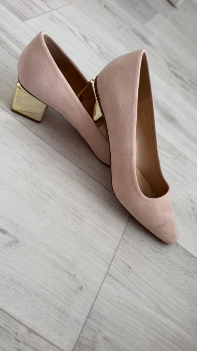 Продам туфли новые