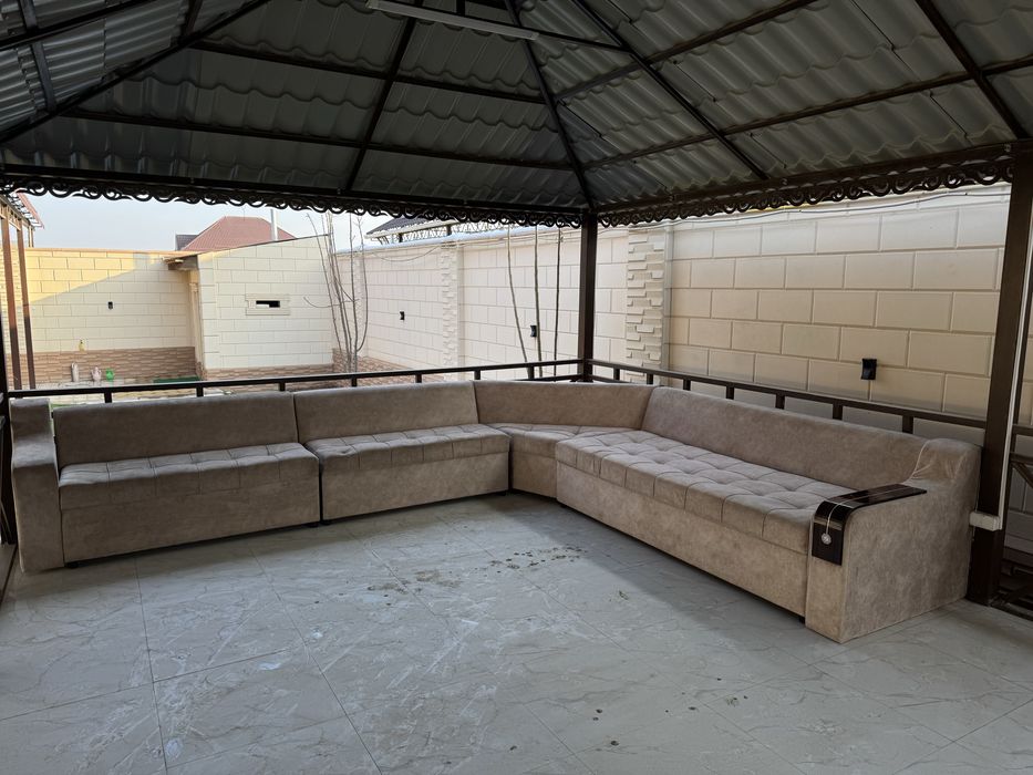 Диван для гостиной и кухни