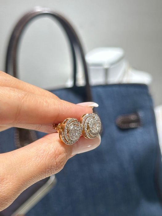 пусеты с бриллиантами