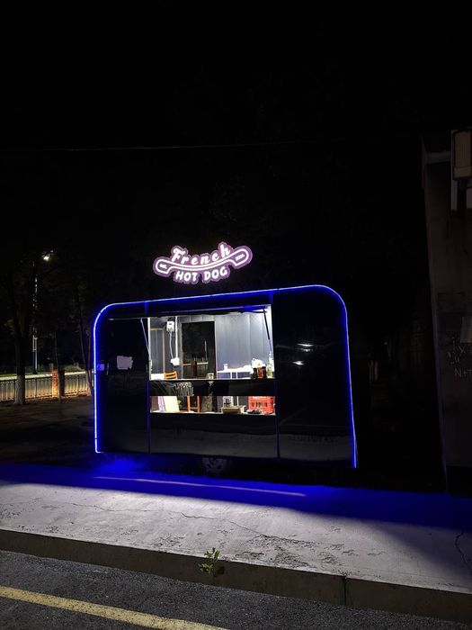 Tayyor biznes sotiladi: "Sahovat" savdo markazi oldidagi fudtrak!