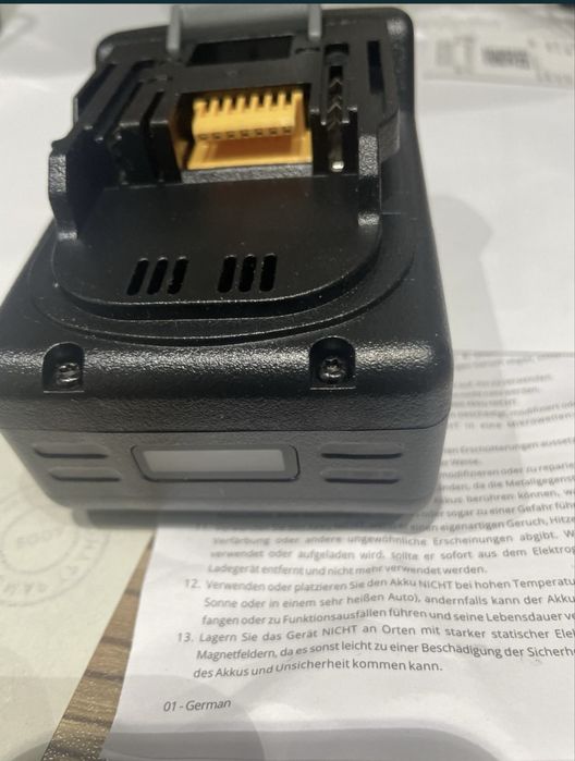 Робот за прозорци и батерия за Макита