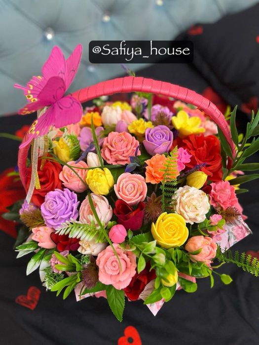 Sovunli gul nalichida