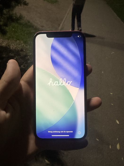 Продам Iphone 12 128 gb red